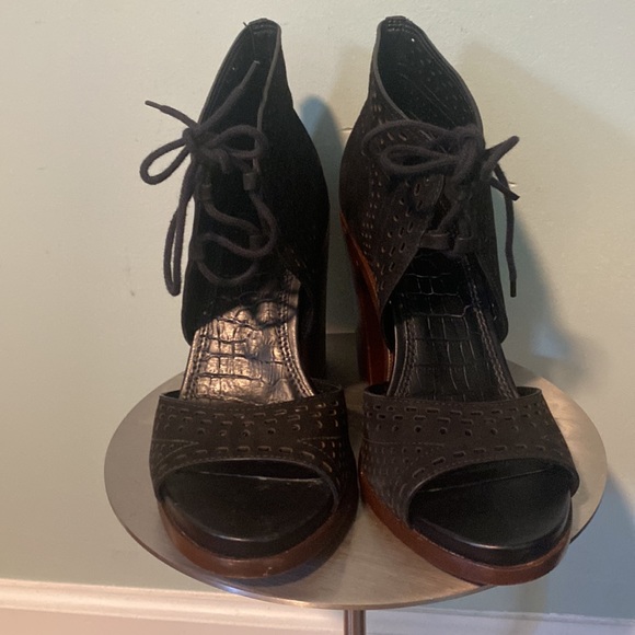 GIANNI BINI GYPSIE DAZE LACE UP BLOCK HEELS - Picture 2 of 8